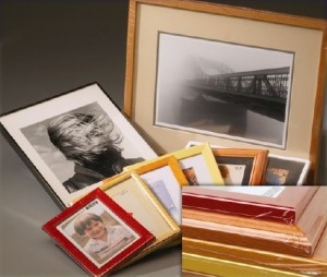 Picture frames packaged with Flxtite® AP-X cross-lnked shrink film